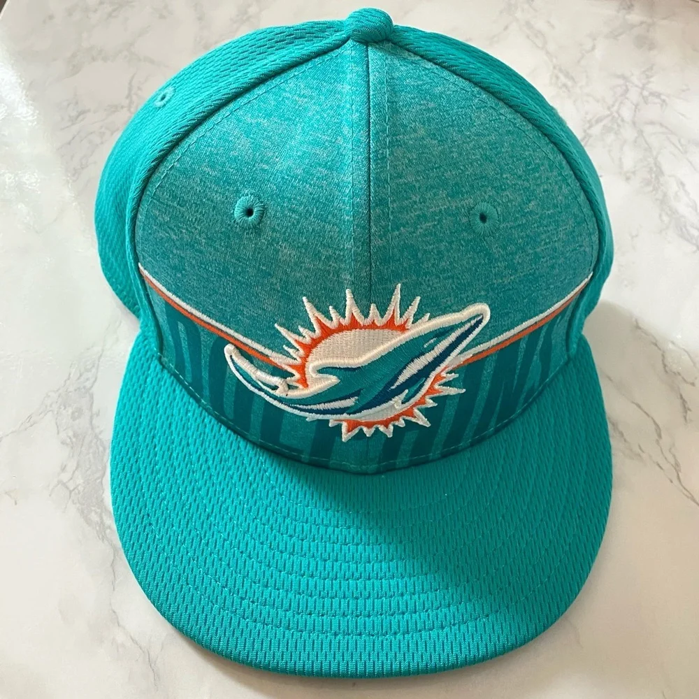 Brand New Men’s New Era Miami Dolphins NFL Hat Size Medium Large